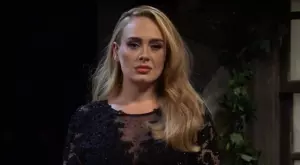 Почина бащата на Адел