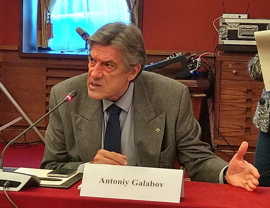Антоний Гълъбов: Всички партии търсят нови лица, има раздвижване
