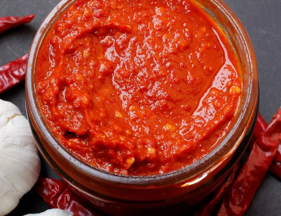 Най-лесната рецепта за доматен сос в буркани за зимата