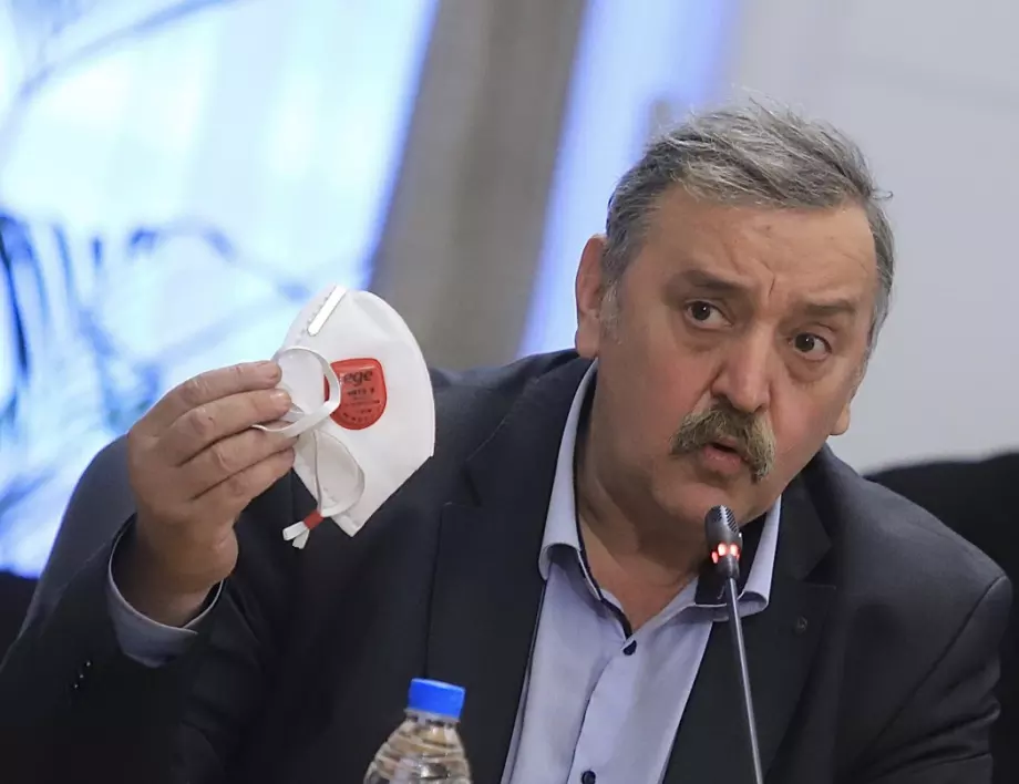 "Ваксината не е евтина и трудно се намира": Проф. Кантарджиев обяви война на варицелата