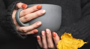 4 стилни идеи за есенен маникюр