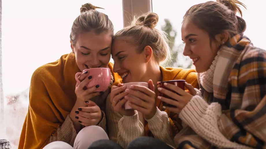 Чаят хидратира по-добре от водата