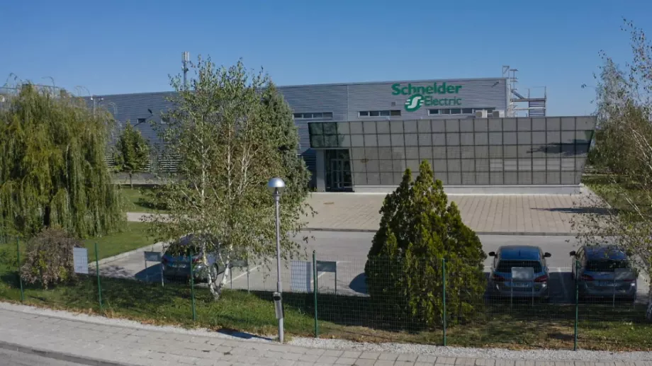 Schneider Electric влага 60 милиона евро в разширяване на производството си в Пловдив