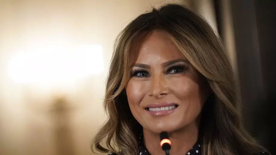 Фризьор разкри каква е истинската Мелания Тръмп