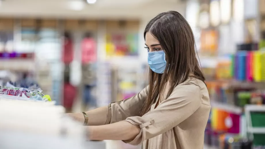 Отварят магазините в моловете и фитнесите