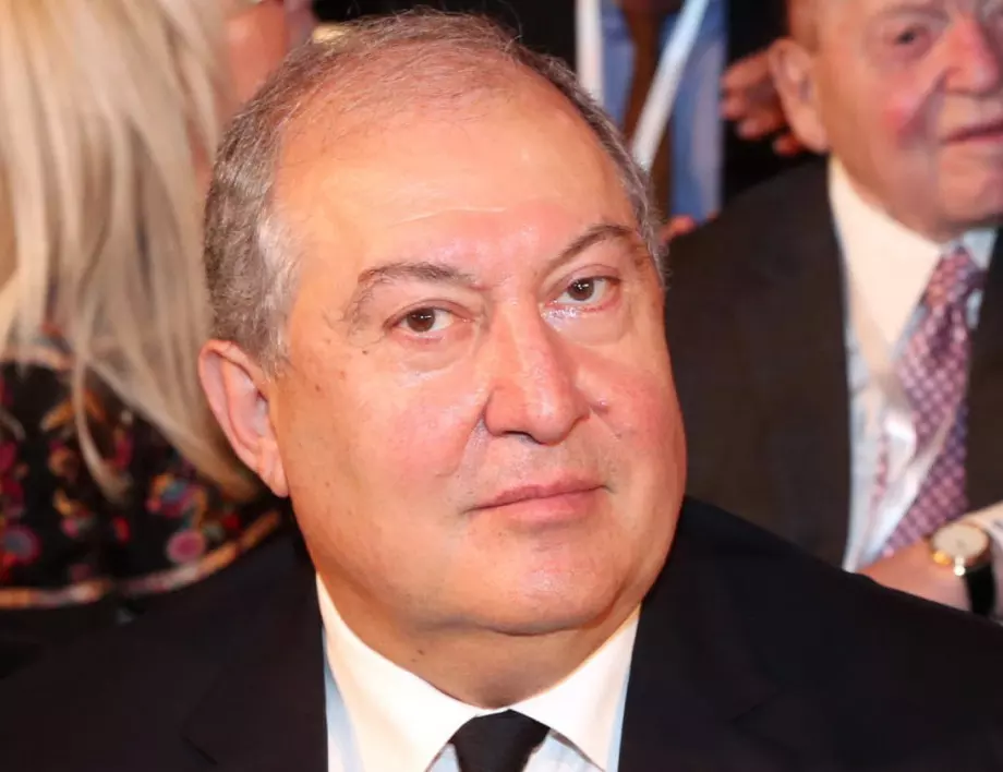 Радев разговаря по телефона с арменския си колега Армен Саркисян 