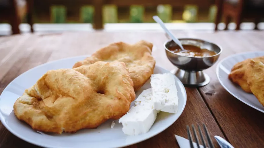 Мекици по стара родопска рецепта