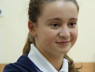 13-годишна българка с 2 книги за математически трикове (ВИДЕО)