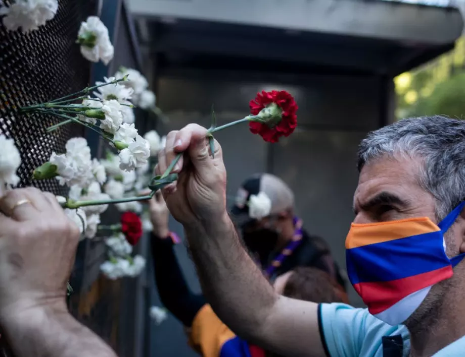 Арменската опозиция атакува сградата на правителството, полицията извършва арести (ВИДЕО)
