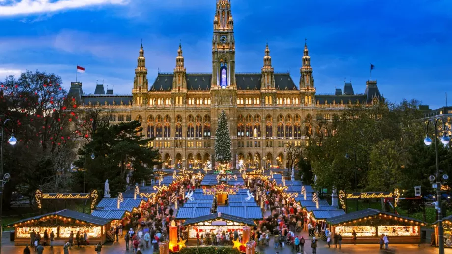 Пакетите за Коледа и Нова година включват и PCR тест