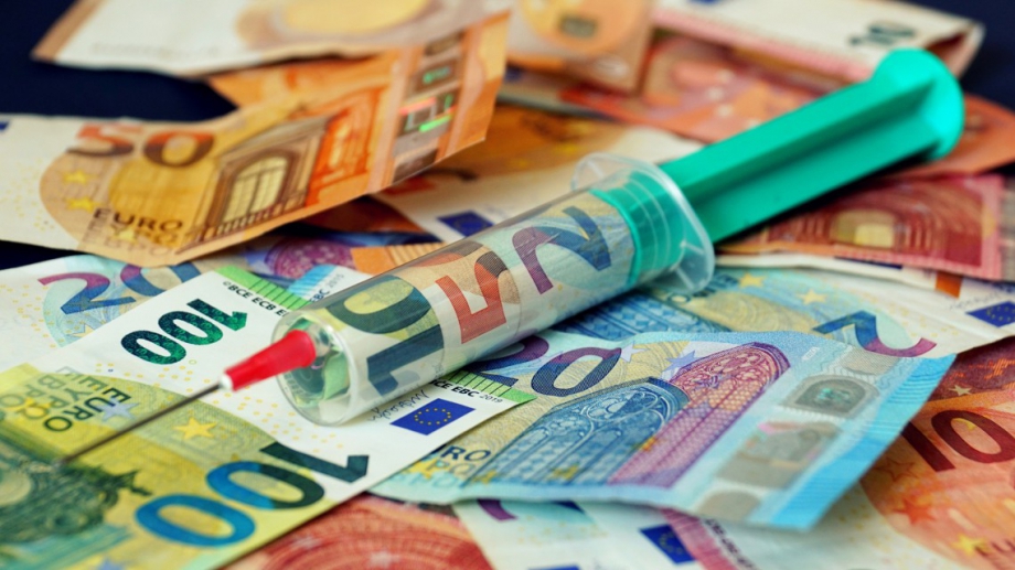 В четвъртък Франция си осигури първия паричен транш в размер
