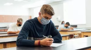 Удължават учебната година с 2 седмици