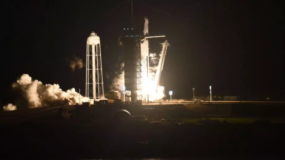 Прототип на Starship кацна, но после се запали и избухна