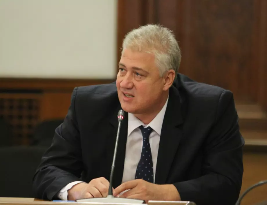 Балтов очаква служебният здравен министър да каже за „зелените коридори“