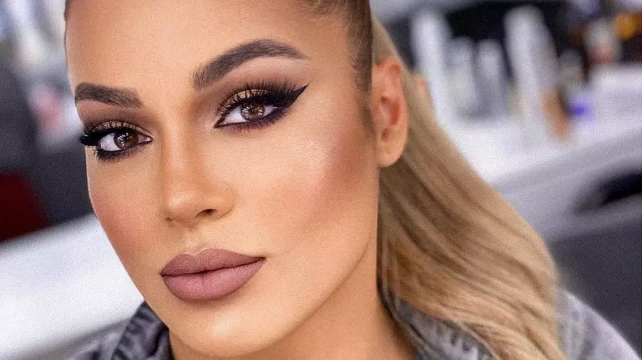 Жени Джаферович се пусна гола (СНИМКА)