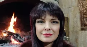 Вижте Жени Калканджиева като ученичка (СНИМКА)