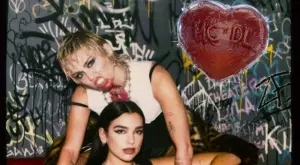 Майли Сайръс и Дуа Липа с парче за женската сила (ВИДЕО)