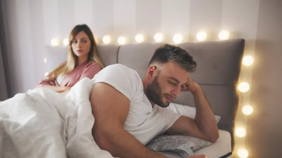 Няколко  признака, че ТОЙ ти изневерява