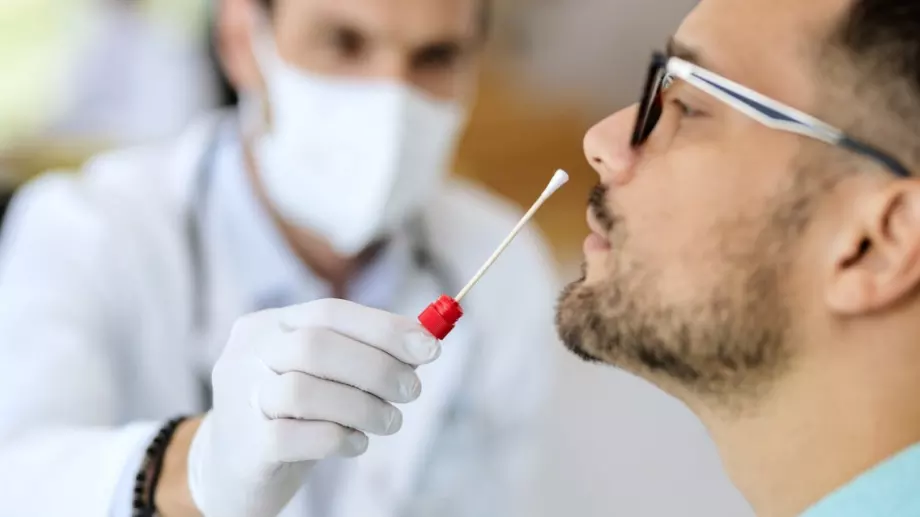 Швейцария ще изисква отрицателен PCR тест за влизане в страната от 8 февруари