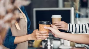 Пиенето на кафе от картонени чаши е вредно