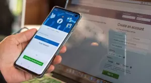 Шефове наказват служители за коментари във Facebook