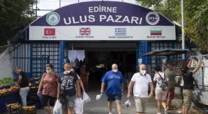  {{ otherArticle[0].article.title }} 