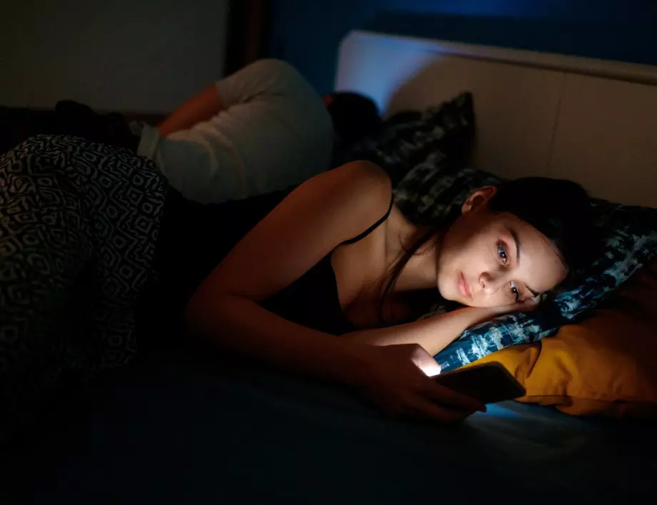 Учен: Опасно е да спиш до електронни устройства