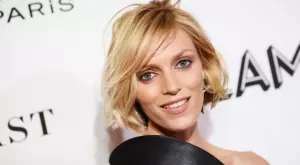 Аня Рубик и Vogue с гол протест срещу забраната за аборти (СНИМКИ)