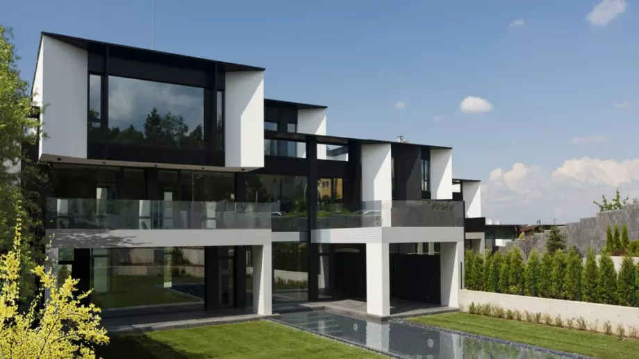 Разкриват луксозни имения по сметки за ток и вода