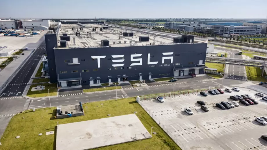 Tesla произвежда електромобил само за 38 секунди (ВИДЕО)