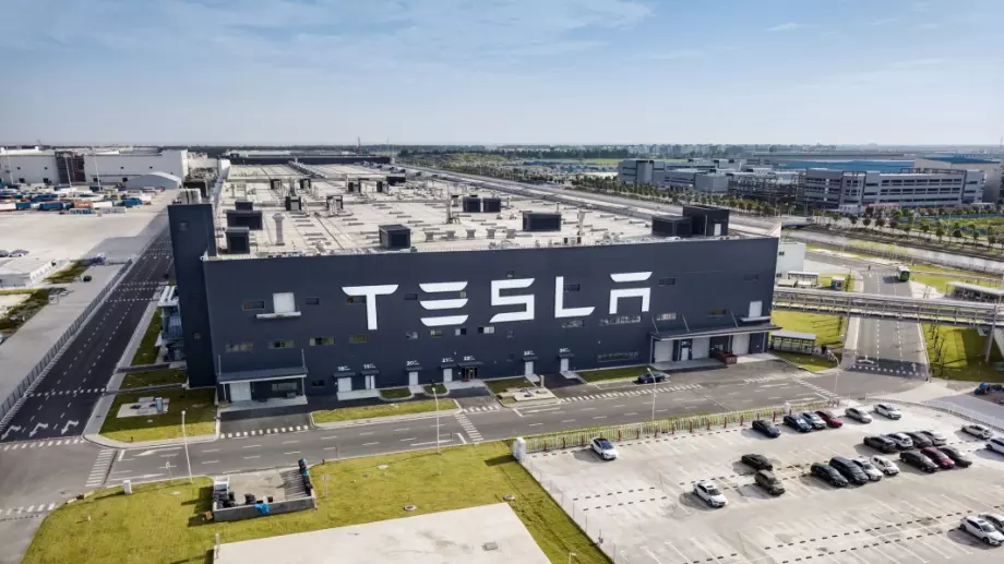 Tesla изгражда нов завод за батерии Megapack в Китай