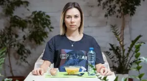 Популярни личности срещу "Пластмасата в тялото"