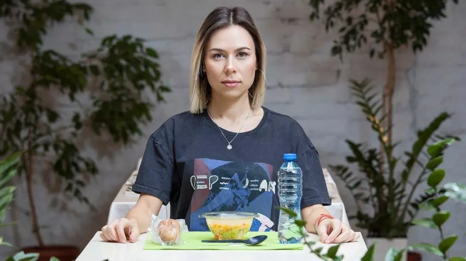 Популярни личности срещу "Пластмасата в тялото"