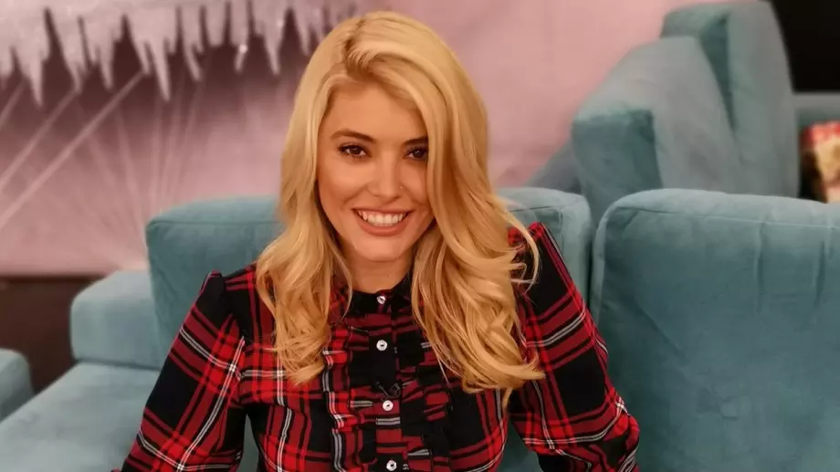 Ева Веселинова показа близнаците за първи път (СНИМКА)