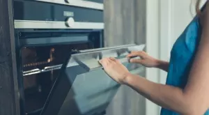 Колко често трябва да почиствате фурната си?