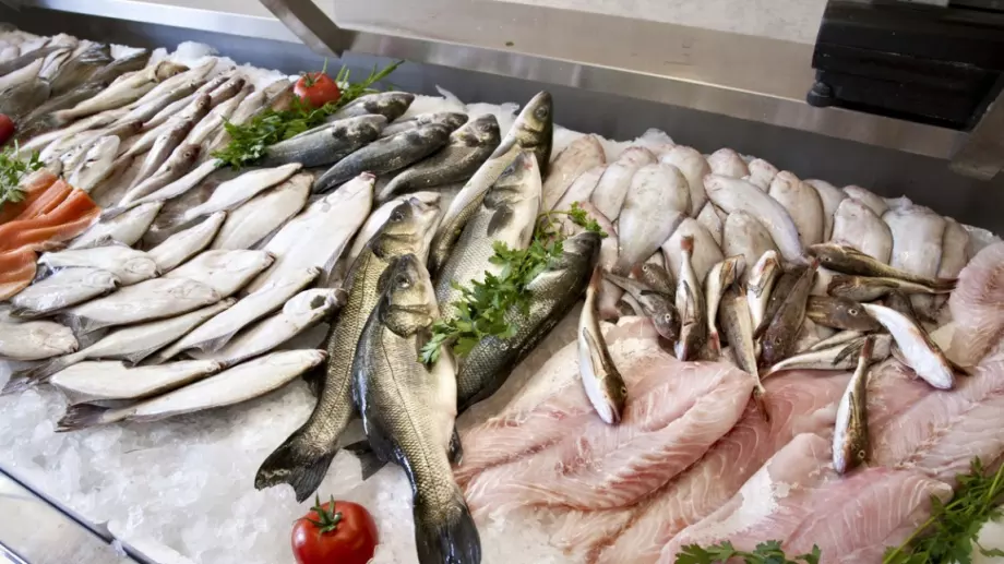 Франция заплаши Великобритания със санкции заради риболова