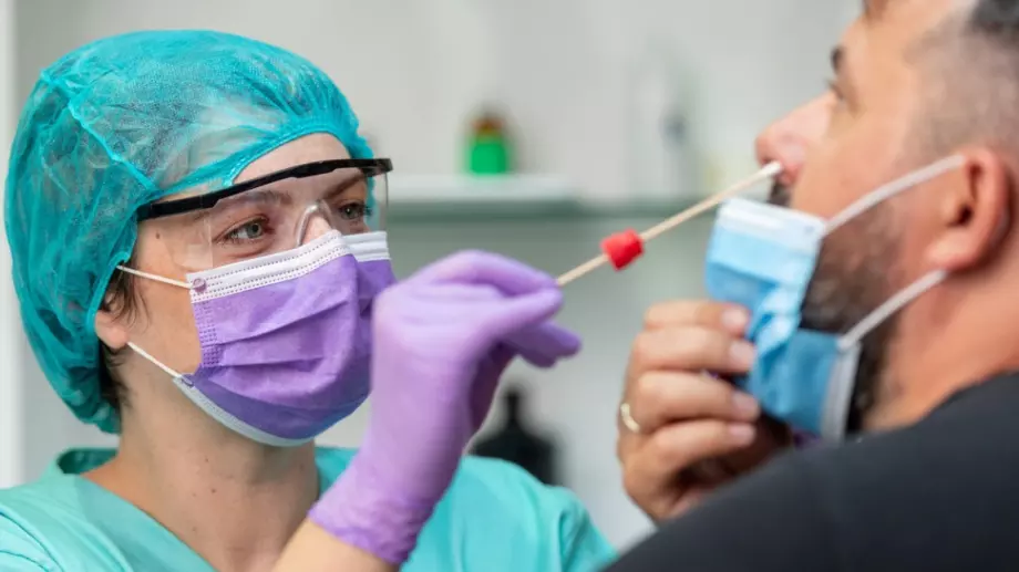 Бързите антигенни тестове вече са приравнени към PCR тестовете