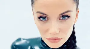 Диляна Попова с нови секси снимки