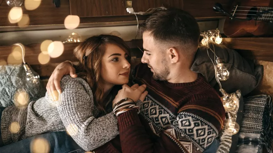 Никога не спирайте да вярвате, че заслужавате любов!   