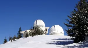  {{ otherArticle[0].article.title }} 