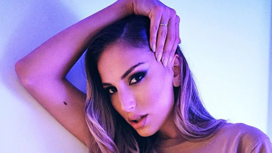 Вижте Алекс Петканова преди корекциите (СНИМКИ + ВИДЕО)