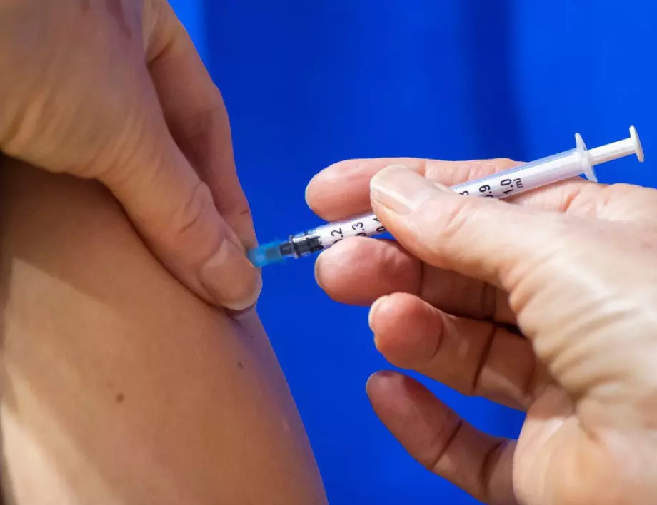 Сърбите очакват първите ваксини срещу COVID-19 до дни