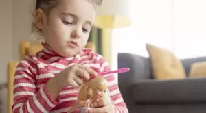 Играта с кукли учи децата на съпричастност