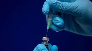  {{ otherArticle[0].article.title }} 