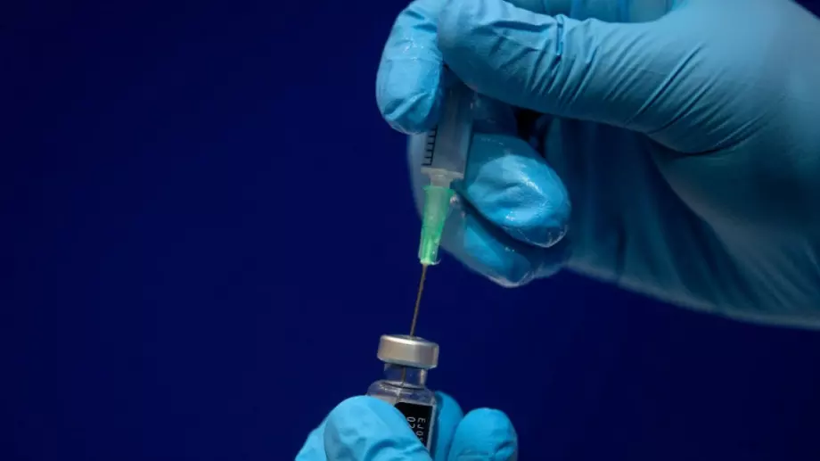 Pfizer ще спечели десетки милиарди от ваксините срещу Covid