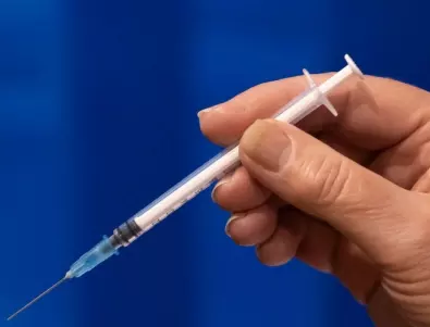 Неврологичен проблем при доброволец спря изпитанията на китайска ваксина в Перу