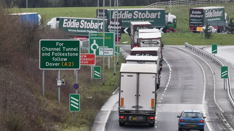 Британският бизнес спешно иска работни визи за европейски шофьори