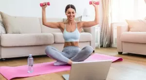 Лесни упражнения у дома за стегнати ръцете (ВИДЕО)