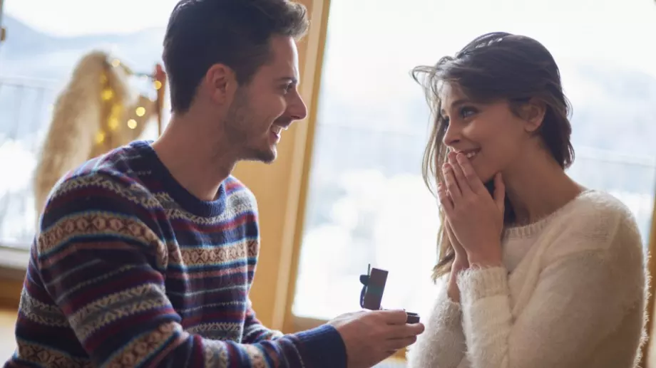 Виц за 5 април 2023: Ей така предложих брак 