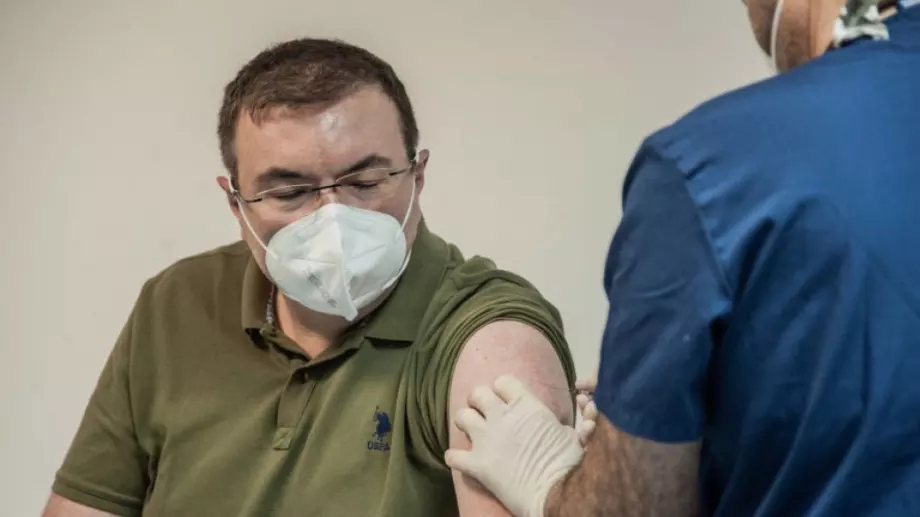 Започна ваксинацията в България